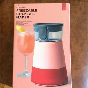 Freezable cocktail maker